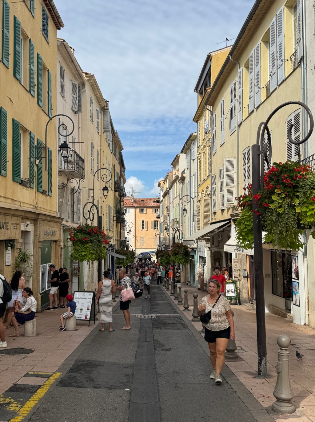 Antibes Alley